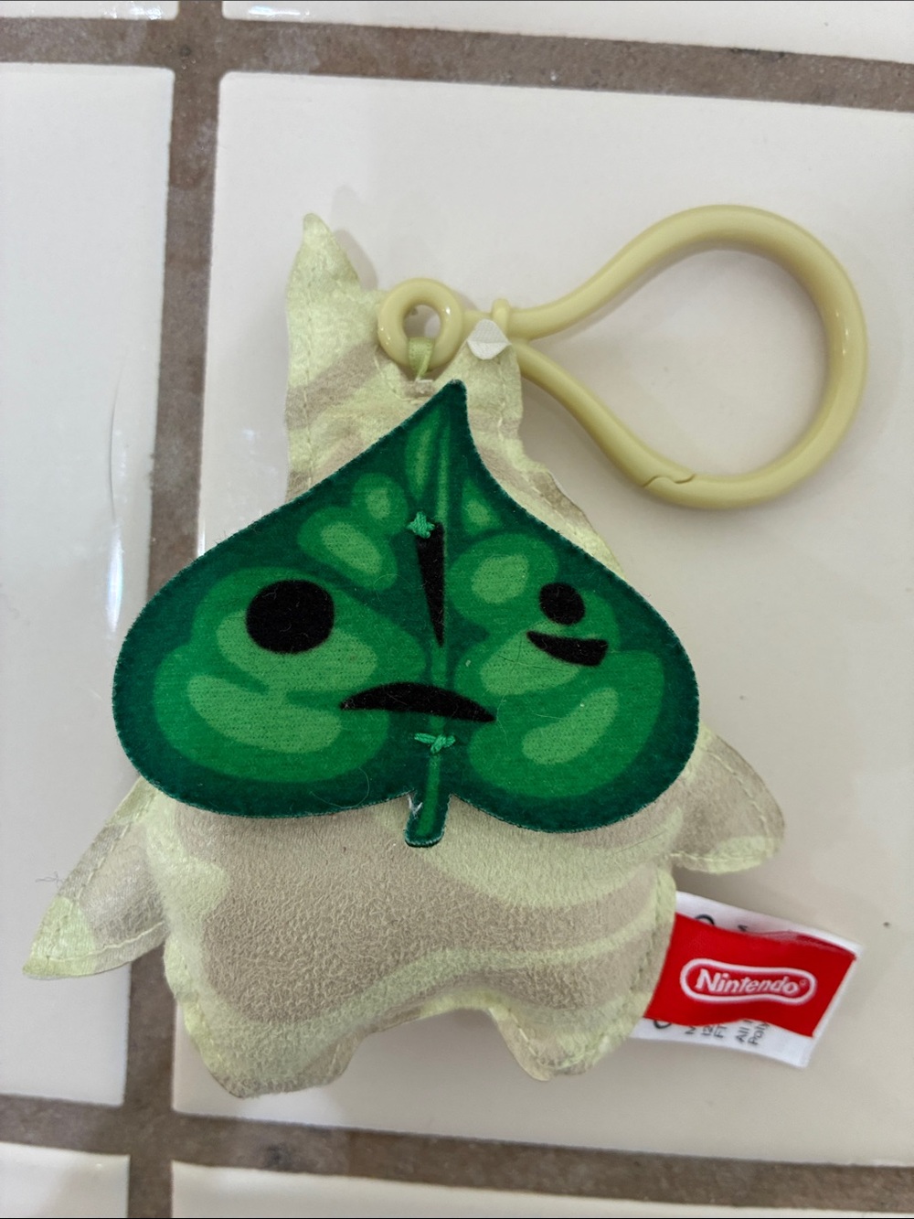 Nintendo Zelda Korok Keychain Plush with Cream Loop - Picture 3 of 3